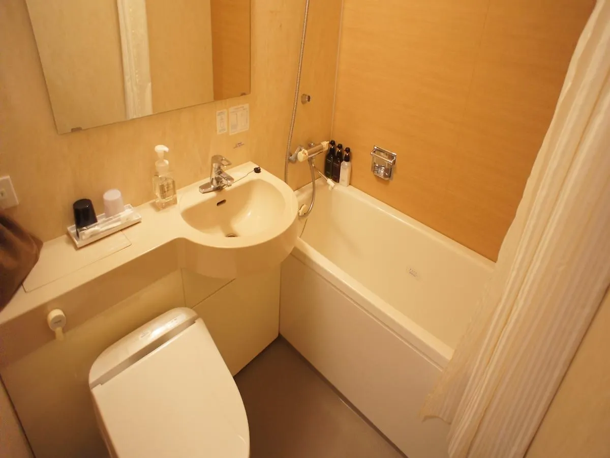 Nishitetsu Inn Shinjuku Tokio 3*,  Japón